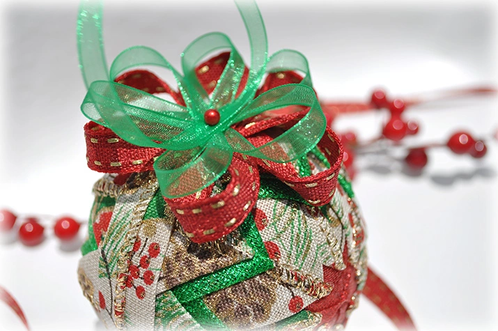 Berry Burlap Quilted Ornament